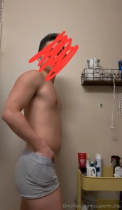 Good morning had a good workout so wanted to show off my sweaty and