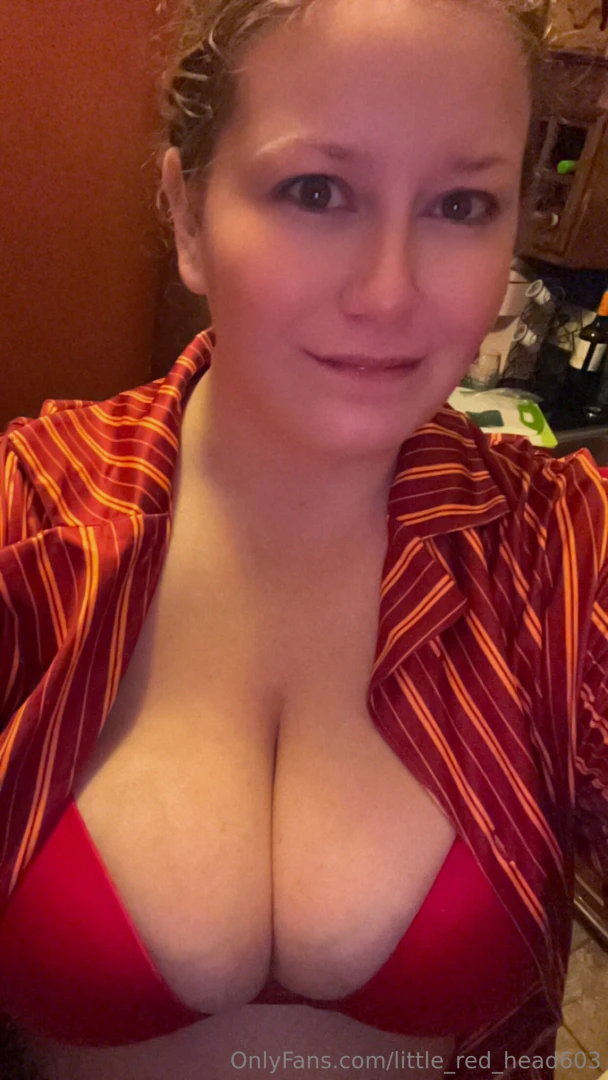 Haha oh just doing the dishes with my tits out 