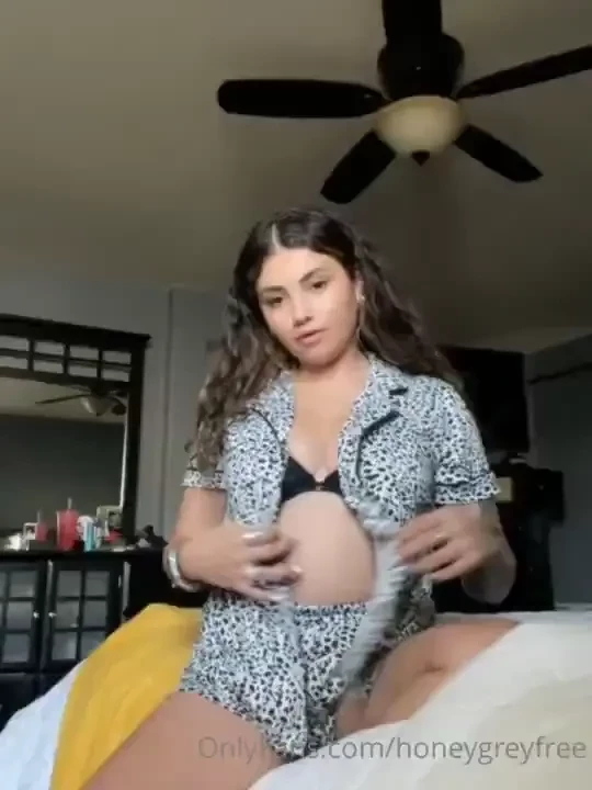 Discounted video wanna play watch me strip my clothes off and watch my 