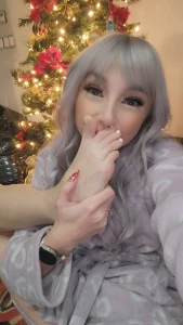 When you re the gift under the tree