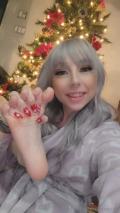 When you re the gift under the tree part 5