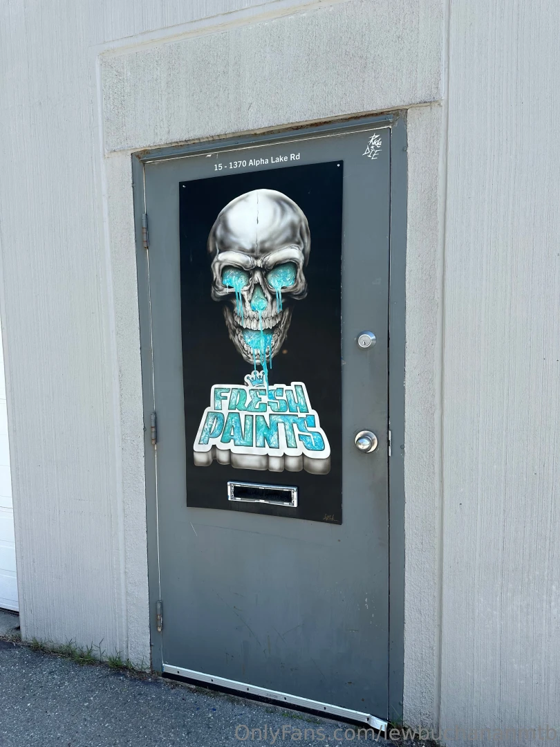 Quick flying visit to the guys at fresh paints of whistler custom 