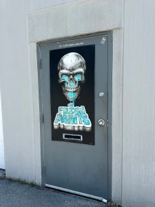 Quick flying visit to the guys at fresh paints of whistler custom