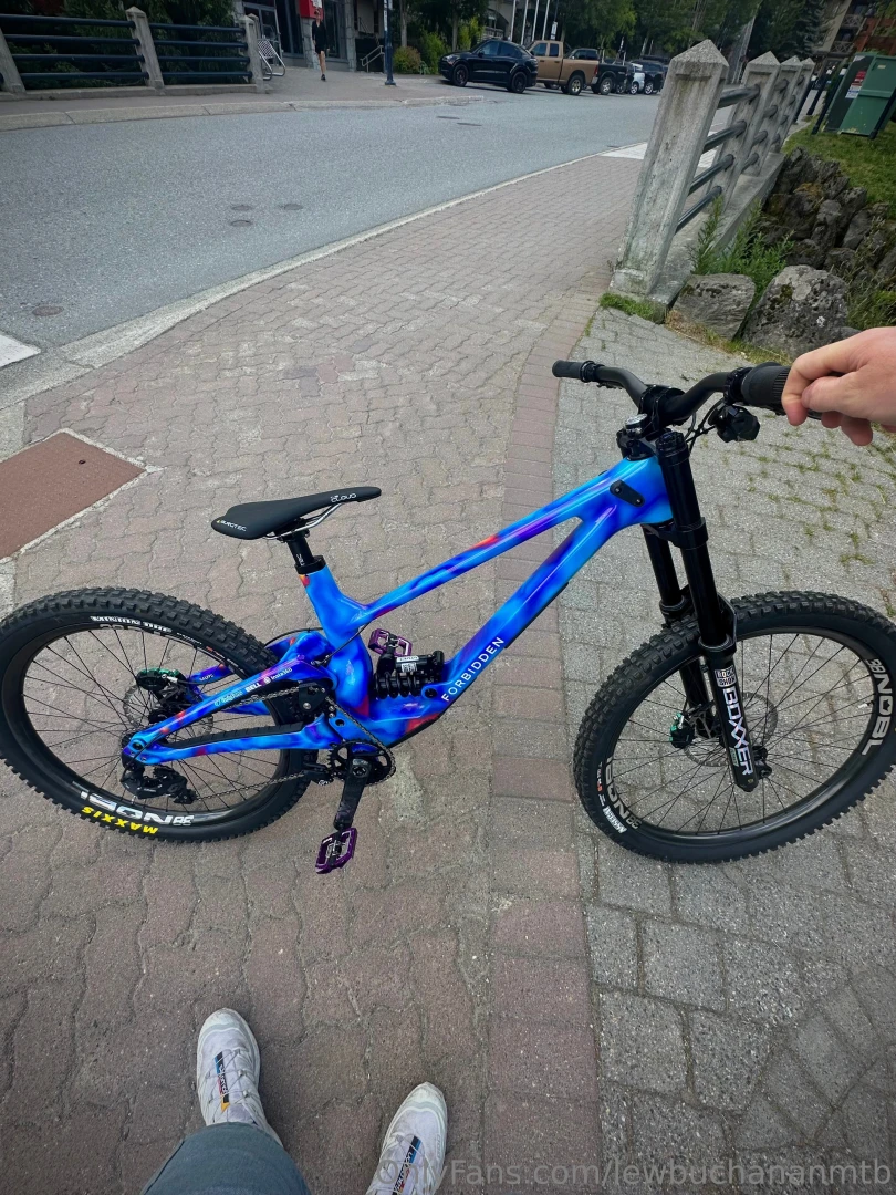 Wow here it is give this a like if you love the new look of my custom 