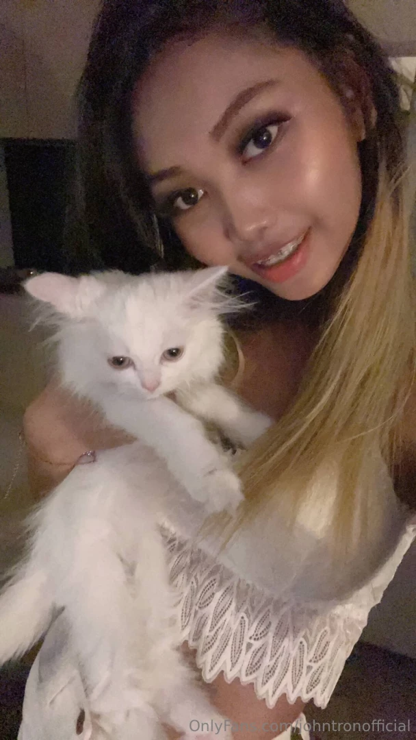 2 cute pussies 