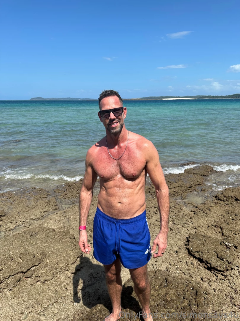 Enjoying my holidays in a beautiful island in panama wish me a nice 