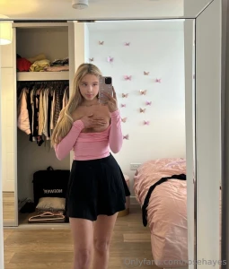 20 likes and i ll move my hand