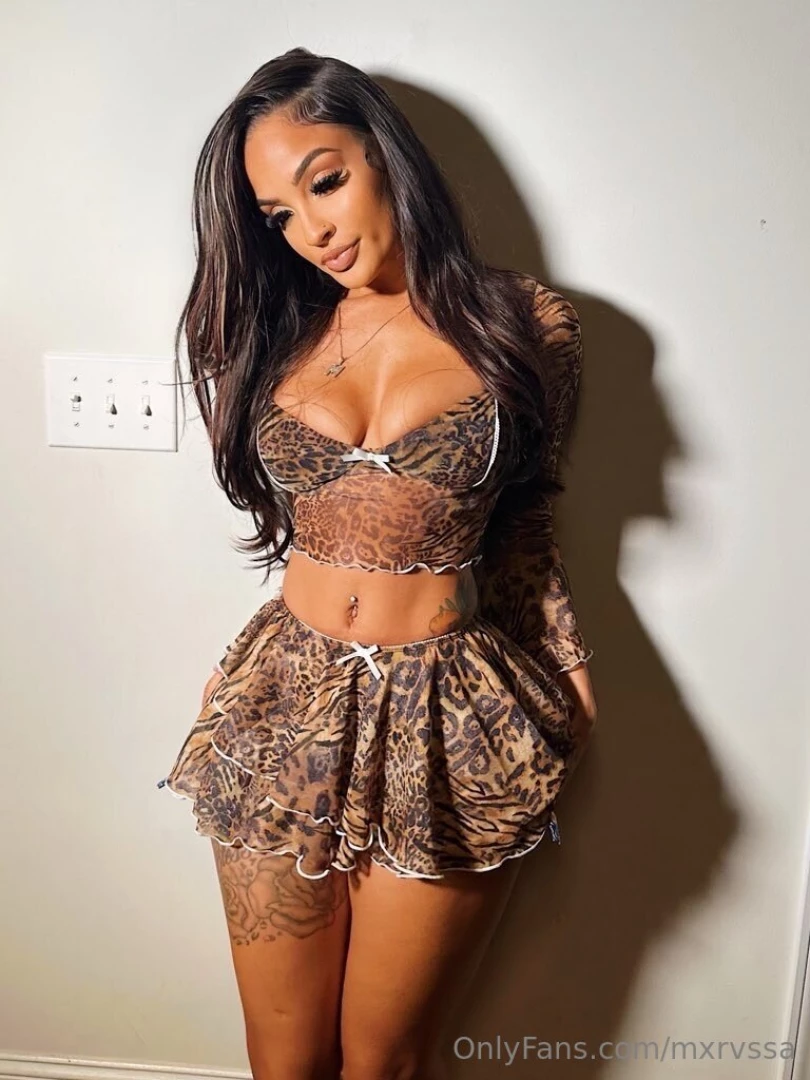 You can t look away can you and i don t blame you 