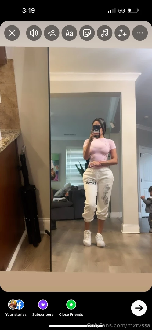 Heey babe i got something for you 