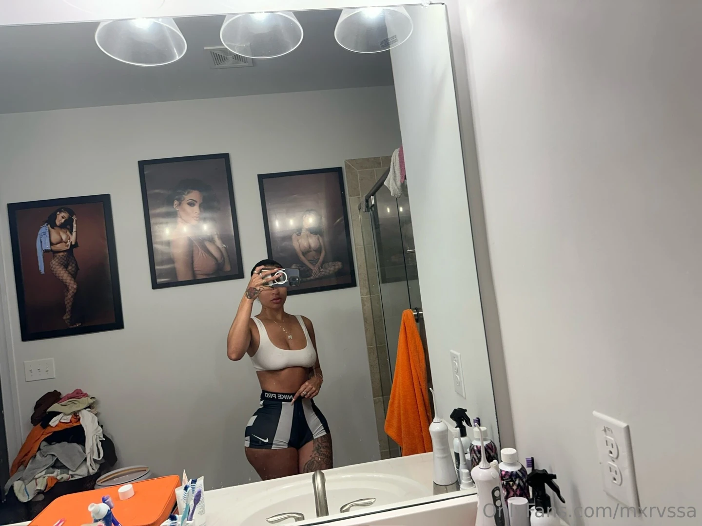 Dm me your plans for the weekend because i want to be included 