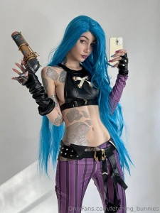 You all loved my jinx cosplay sm so here are some more topless