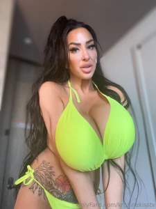You like my new bikini is yellow my color