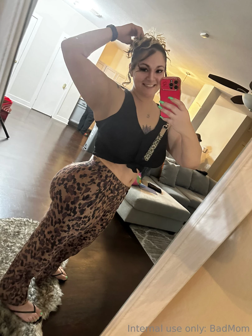 Badmominrealestate1-0 