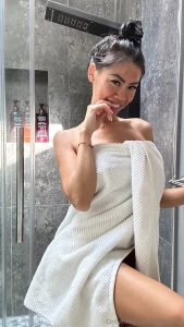 Some pics before jumping into the shower i hope these make you wanna