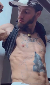 The skinny street hustler