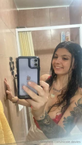 Mirror reflections real vibes