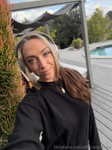 Who wants to hang in the garden with me today