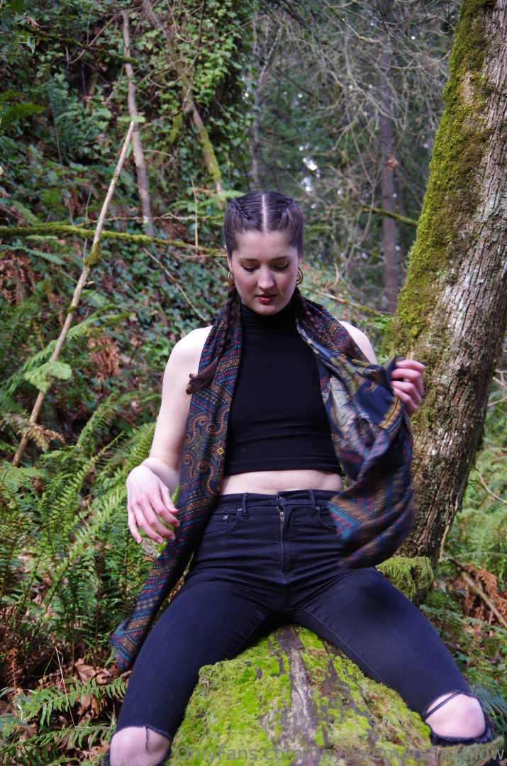 Had some real fun doing this forest nymph shoot let me know which is part 4 