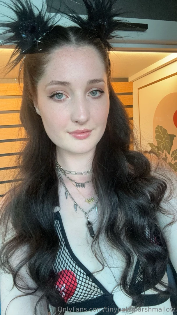 Xxxtra tall rave babe of your dreams i honestly think the albedo of my 