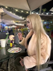 What s one thing about me that makes you lose your train of thought