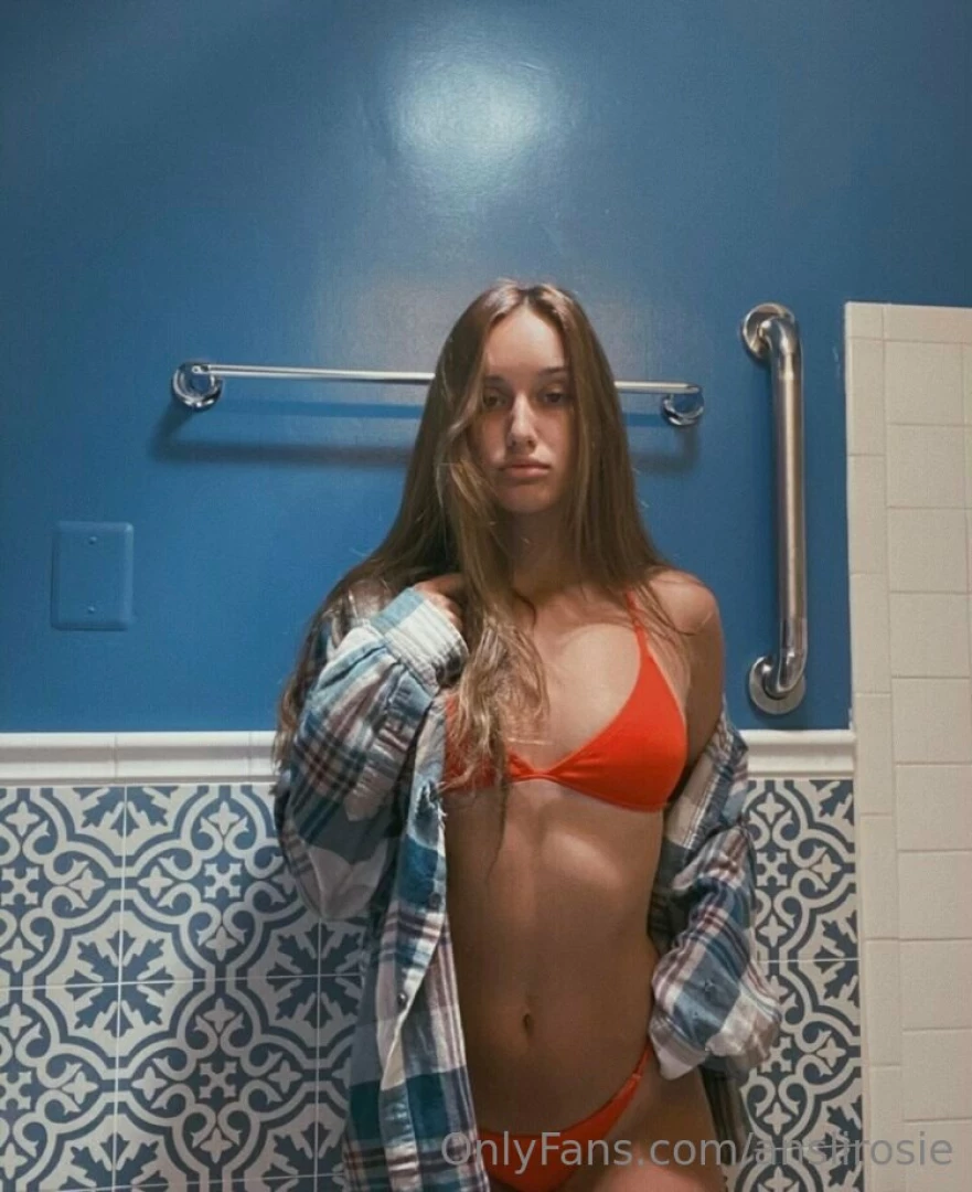 This hottie jennajamison18 was born to fuck she has the dirtiest part 22 