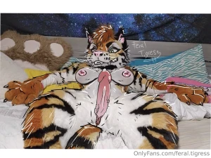 Purring come cuddle this naked kitty i want to feel that warm body