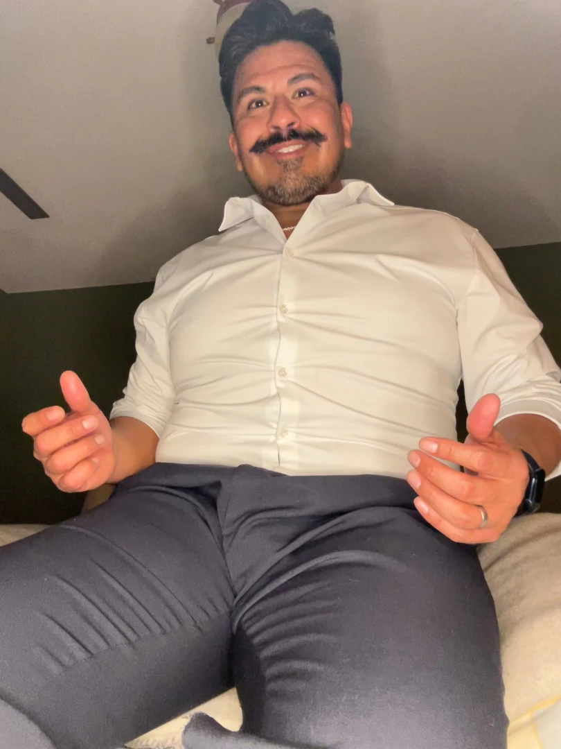 Facesitmeboston was just telling me he wanted to see me rip my pants 