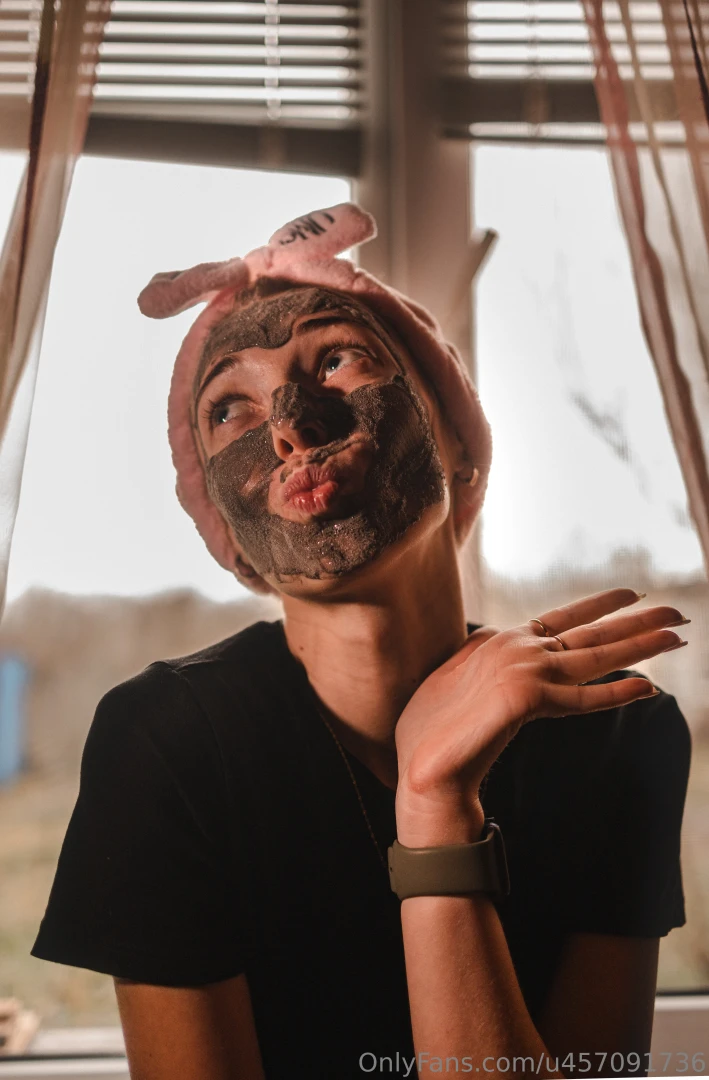 Morning routine testing a new mask 