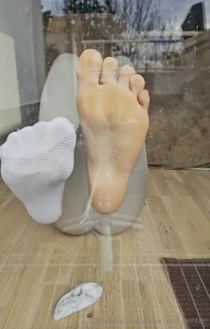 Glass squeak power sock start wet window amp hard trampling it begins