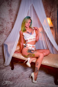 Something about the bridal white makes for the best messy evenings