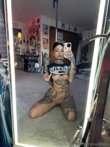 Fav shirt no panties gt part 1