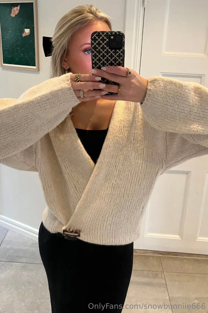 Like all my pictures and i will be super happy 