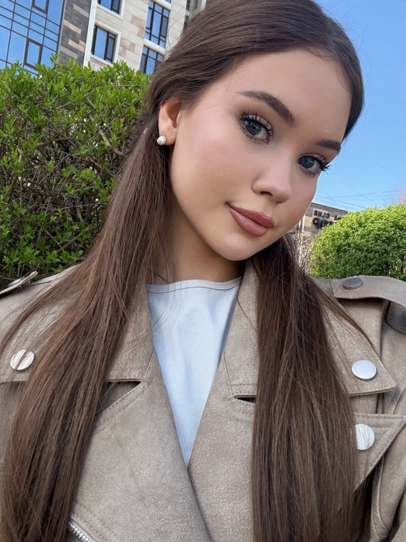 A walk in the sunshine where every step fills the air with tenderness 