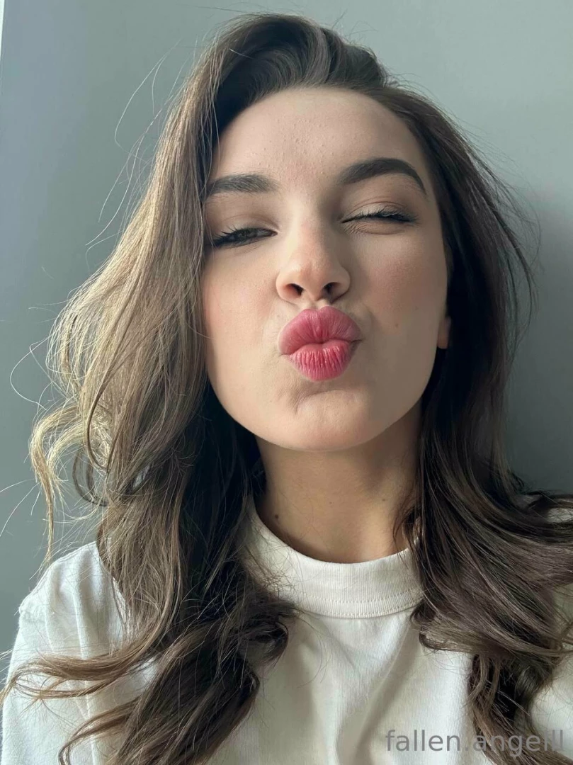 Let me kiss you my dear 