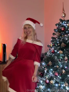 Who wants to see the b g tape in this outfit tip 20 and i ll dm u