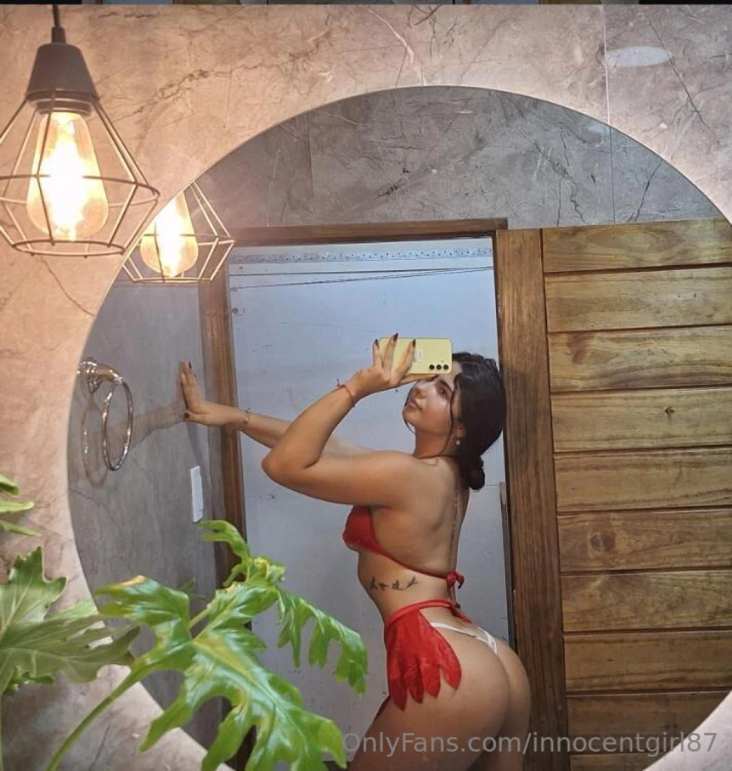 Hi sweetie i m iristemptressxx welcome to my paradise every curve of part 15 