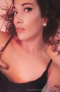 Hi honey i m horny waiting for your message to play and make your