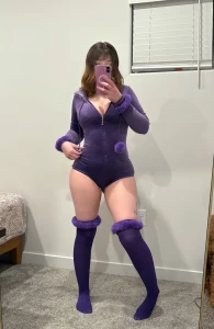 I know you d love to have your head between my thighs