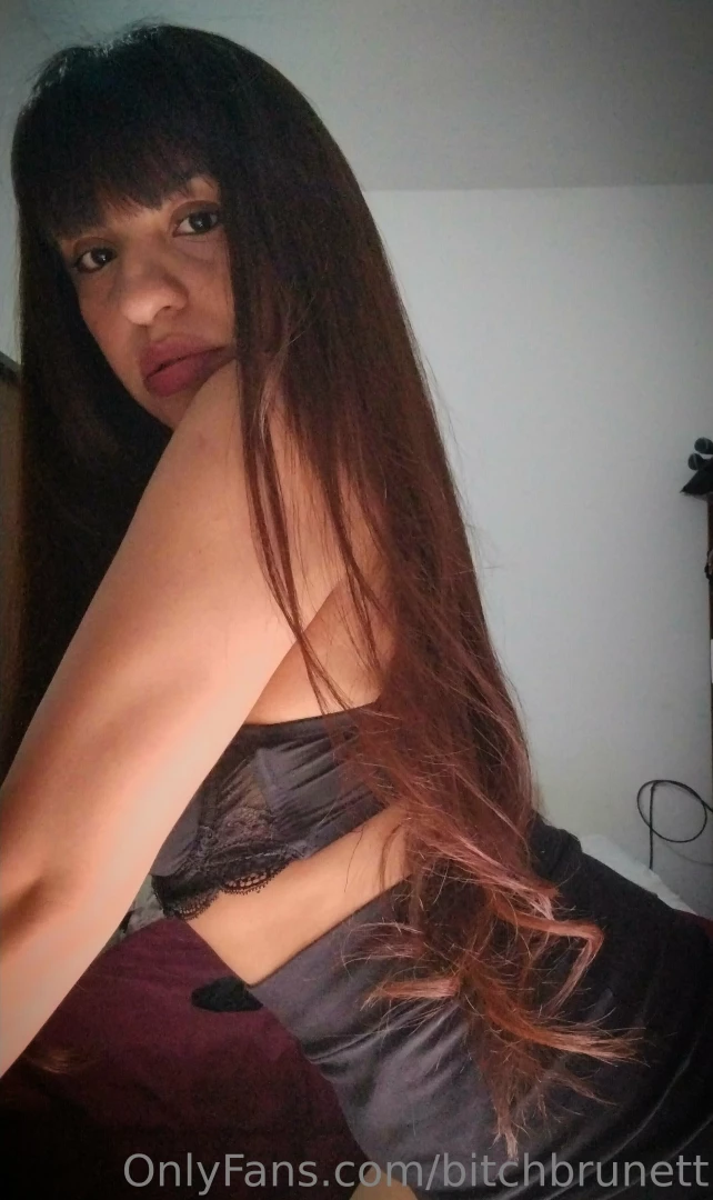 Your sweet horny brunette 