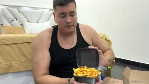 I m out of control i m such a piggy spicy wings are my favorites