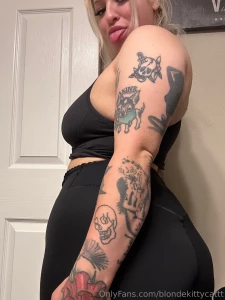 I m lookin good and feelin fine cum and enjoy my body