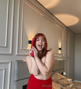 You want to see me play with my favorite toy