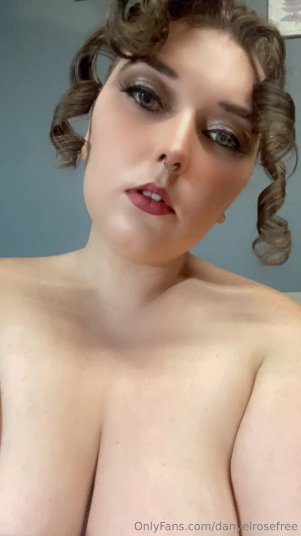 I wish your cum was dripping out of my mouth so i could lick it up 