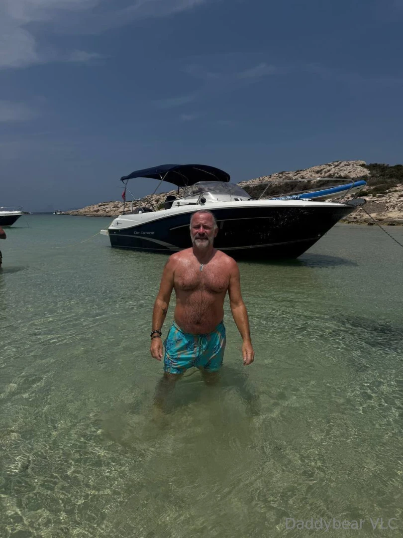 Hot and horny daddy had a good time at the beach 