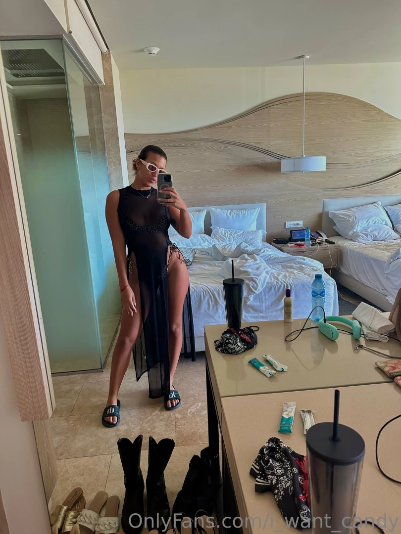 Who wants to go to the beach 