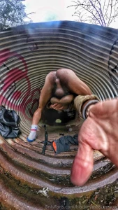 Grabbin ur head and smashing it into my asshole breathe it in fucker
