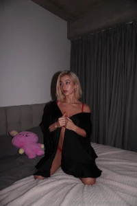 Para qu me puse la bata si igual se iba a salir solita