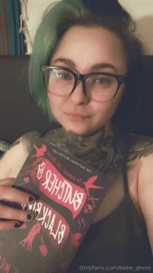 Just enjoying a good read what are y all doing part 1