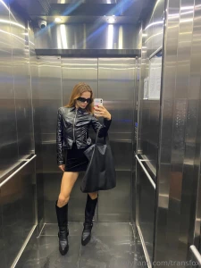 Stuck in this elevator b ut would you rather be stuck with me