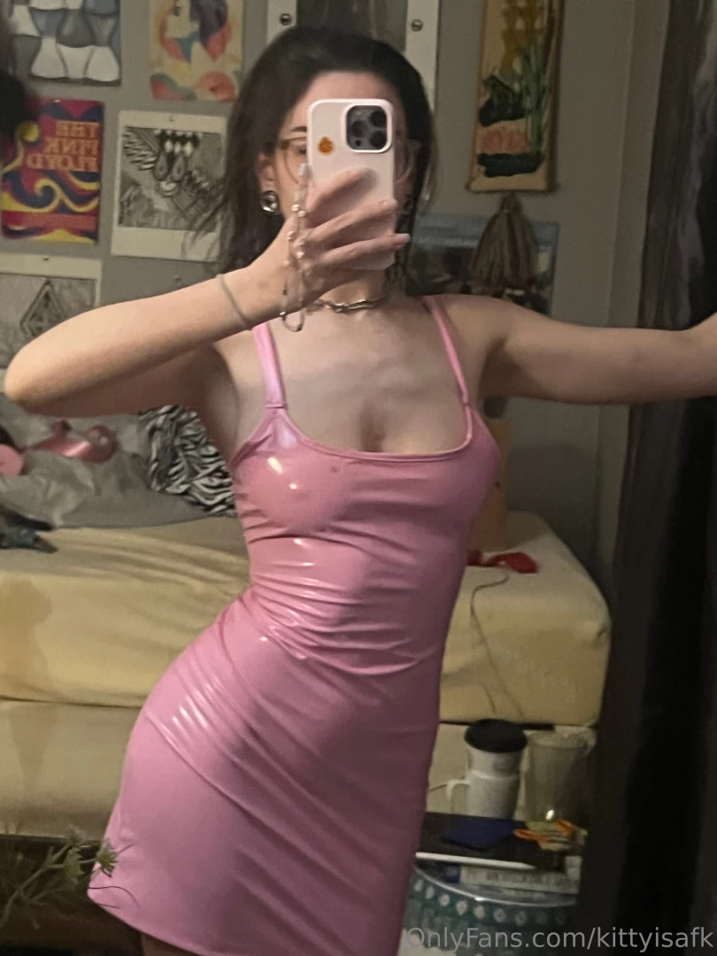 Omg the latex dress i got from shein actually fits im so happy i 